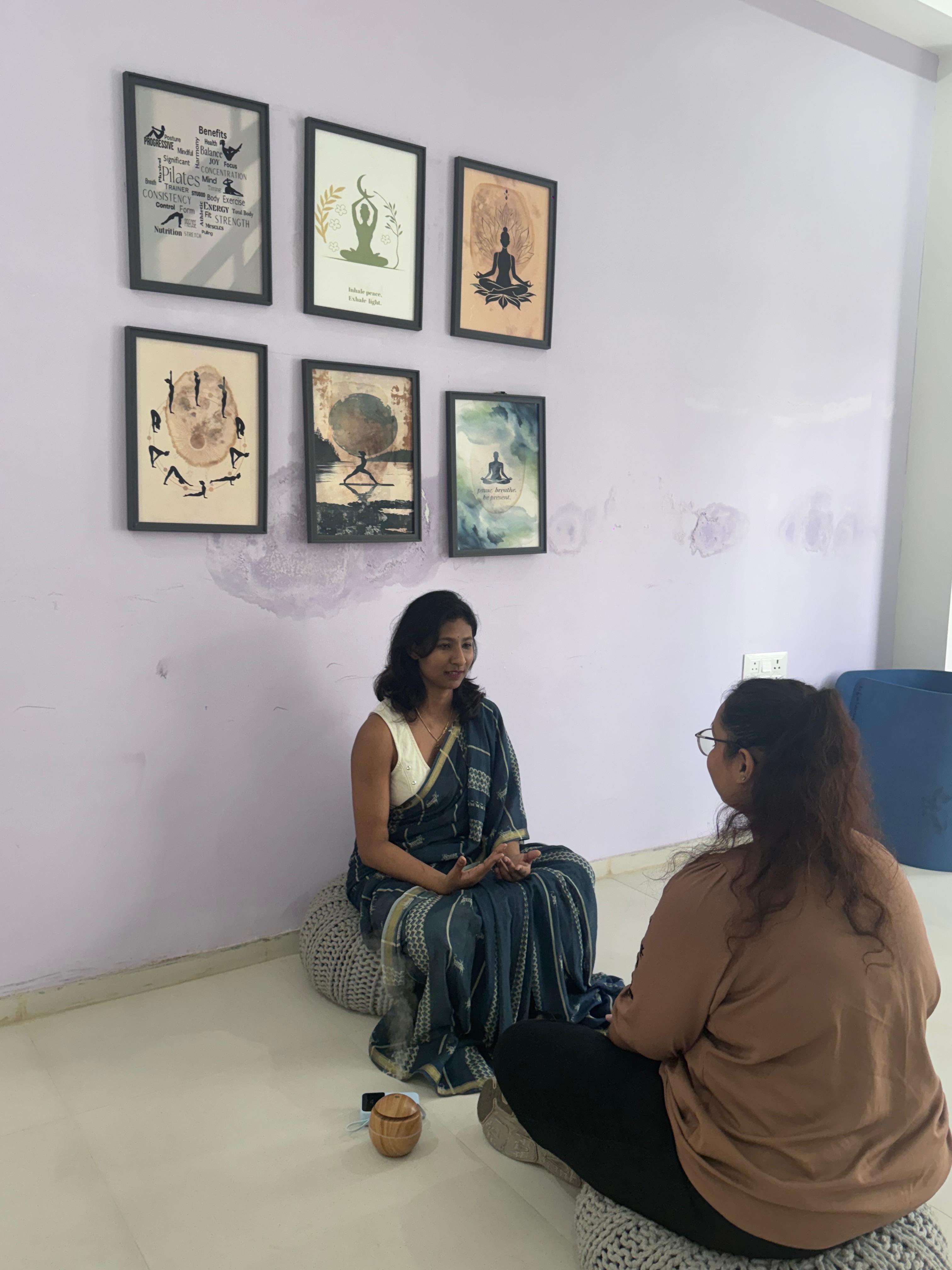 A mindfulness-based therapeutic conversation in the Renaissance space.